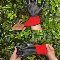 Gants de travail en polyester rouge 13G avec revêtement en nitrile noir lisse, résistants à l'huile et aux produits chimiques, réutilisables, vente en gros