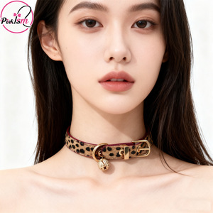 Collar choker con estampado de leopardo, estilo millennial para chicas modernas, cadena de piel sintética marrón para la clavícula, estilo nicho dulce y cool de la subcultura. - Product Image 2