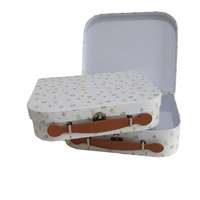 Boîte à valise en carton kraft petite et mignonne avec poignée en PU, gaufrage personnalisé, fabrication artisanale, emballage pour biberon de bébé pour les petites entreprises