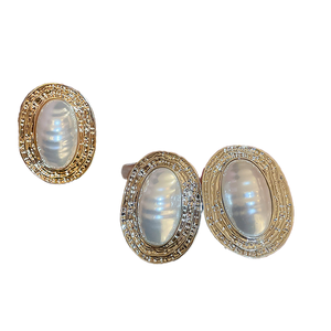 Pendientes de tuerca de aleación de alta gama, con diseño geométrico de diamante ovalado a rayas, estilo retro, exagerados, vintage, para fiesta, al por mayor - Product Image 1