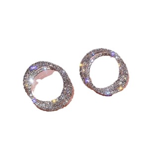 Orecchini Pendenti Minimalisti Geometrici alla Moda, Eleganti Gioielli da Donna in Ottone con Design Scintillante - Product Image 4