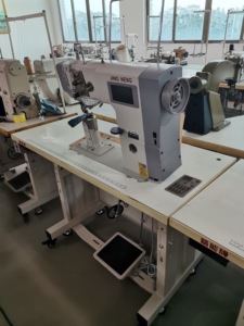 JN-2591BTF Single Needle <b>Roller</b> Feeding Post Bed Sewing Machine Industrial Sewing Machine with <b>Large</b> Touch Screen for Shoe - Product Image 4