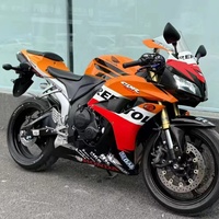 Honda CBR600RR 600CC, Motocicleta Deportiva Súper Potente de Cuatro Cilindros Refrigerada por Agua, con Gran Potencia, de Gasolina