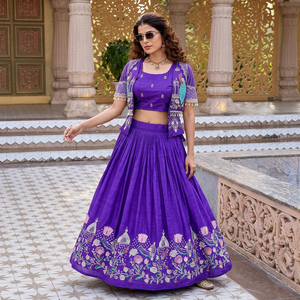 Lehenga Choli brodé bleu foncé en soie, vêtements indiens pakistanais pour femmes, pour les festivals, les mariages et les fêtes - Product Image 1