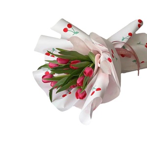 Sang Trọng 58*58Cm <span class=keywords><strong>Cherry</strong></span> Dâu Tây Mô Hình In Không Thấm Nước Hoa Tươi Giấy Gói Cho Bán Hoa Wrapper - Product Image 5