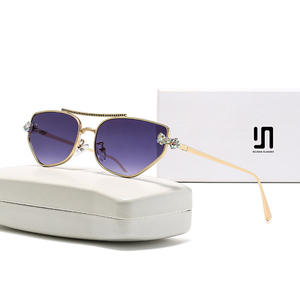 แว่นกันแดดทรงแคทอายสุดหรูสำหรับผู้หญิงกรอบโลหะพร้อมไรน์สโตนป้องกันรังสียูวี 400 ประเภท 3 แว่นกันแดด Z2335 - Product Image 3