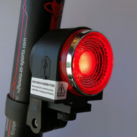 Luz Trasera Inteligente LED A8 para Bicicleta, Inalámbrica, con Destello Rojo Automático, Luces Traseras con Alarma Antirrobo, Luz Estroboscópica de Seguridad ABS para Ciclismo Nocturno