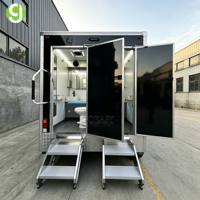 Remorque sanitaire Goeasy Stable à quatre postes avec système à double essieu et escalier pliant à main courante