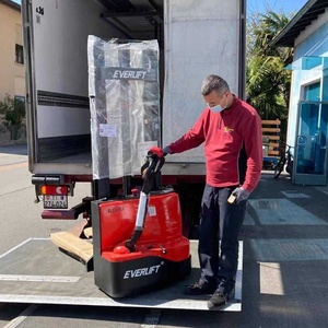 Elektrische stapelwagen ELES-15J, hefhoogte 3m/3,5m, hefvermogen 1200kg/1500kg (3300lbs), palletstapelaar voor magazijn, voor VS en Canada. - Product Image 6