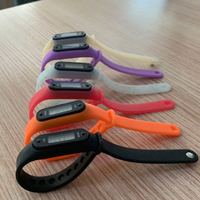 Podomètre intelligent étanche, bracelet de sport électronique en silicone avec affichage numérique de 1 pouce, chronométrage, calories, kilomètres
