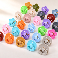 Ensemble de sucettes pour bébé en forme de fleur multicolore et bouclier rond avec chaîne de sucette en silicone et perles en bois, clip pour nouveau-né, OEM