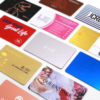 Tarjetas de regalo metálicas de PVC, estampación en caliente de plata con pequeña tira magnética Hi-Co