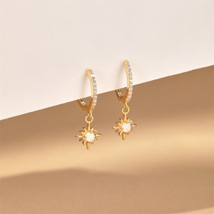Pendientes de Aro con Borla de Flores Corta y Ópalo, para Uso Diario, Lindos y Elegantes, Marca CANNER - Product Image 6