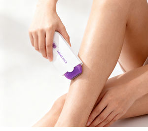 Mini rasoir électrique portable pour l'épilation, tondeuse bikini, logo personnalisé, rasoir pour les poils du visage, épilateur pour femmes, fabriqué en plastique durable - Product Image 4