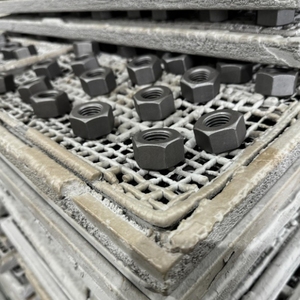 Siêu hot chất lượng lớp 8.8 Nut 8.8 Bolt và NUT ốc vít và <span class=keywords><strong>Nuts</strong></span> Set Đen - Product Image 5