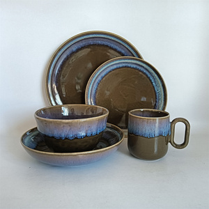 Vajilla de Porcelana Moderna y Sostenible, Estilo Vintage, con Esmalte Cerámico Verde Oscuro, Incluye Plato y Tazón para Restaurante - Product Image 1