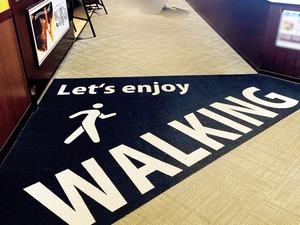 <span class=keywords><strong>Vinilo</strong></span> mate autoadhesivo personalizado impreso camino para encontrar hospital escuela señalización suelo cuadrado advertencia pegatina signos calcomanías de suelo - Product Image 4