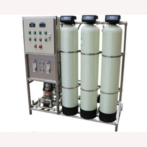 Équipement de purification d'eau par osmose inverse 1000 l/h avec filtre à charbon, sable et résine adoucissante FRP 1000 l/h - Product Image 3
