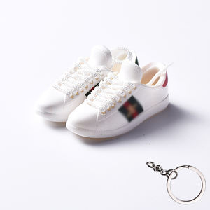 Nouveau porte-clés mini-chaussure 3D en PVC et caoutchouc, modèle de basket-ball, prix d'usine en gros - Product Image 4