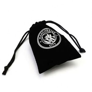 Sac en velours noir personnalisé 7x9cm avec impression croix dorée pour bijoux catholiques, chapelets et bracelets – Fournisseur direct usine - Product Image 2