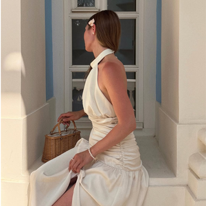 Стильное Белое Атласное Платье-макси с вырезом на шее и открытой спиной, с высоким разрезом - Product Image 4