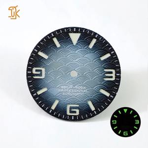 Esfera de Reloj de Latón con Color Degradado y Logotipo Personalizado OEM/ODM, con Marcadores Luminosos y Patrón Seigaiha para Piezas de Relojes de Movimiento Automático - Product Image 5