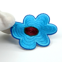 Écusson brodé personnalisé en tissu chenille 3M Badges adhésifs logo 3D Écussons de broderie complets cousus au fer sur étiquettes tissées pour chapeau