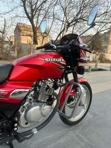 รถมอเตอร์ไซค์สตรีท ประหยัดน้ำมัน ทนทาน เหมาะสำหรับการเดินทางประจำวัน - ซูซูกิ วานชิ 125 ซีซี - Product Image 4