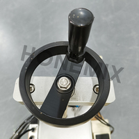 Machine de pressage de couvercle de bouchon de bouteille de shampooing manuelle pneumatique Hone Machine de capsulage de presse de couverture de bouchon semi-automatique