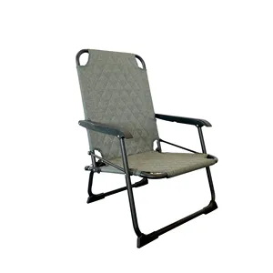 Cadeira dobrável para estádio com estrutura de tubo de alumínio confortável de cor personalizada por atacado de fabricantes