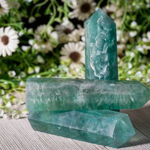 Torre de Fluorita Verde Natural Pulida al por Mayor para Sanación y Decoración del Hogar - Product Image 3