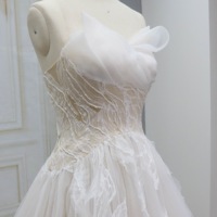 Robe de mariée élégante au design unique Robe de mariée de haute qualité Robe de mariée sans bretelles