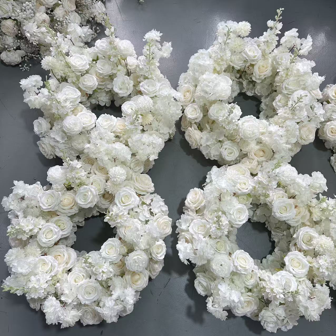 Centre de table floral artificiel blanc de 60 cm