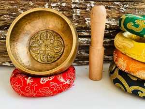 ชามร้องเพลงตีมือทิเบตสำหรับการทำสมาธิเสียงความสงบสุขและความรักเครื่องชามโยคะสติทำในอัตราขายส่ง - Product Image 5