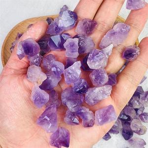 Cristales curativos <span class=keywords><strong>Amatista</strong></span> cruda <span class=keywords><strong>Piedra</strong></span> de caída <span class=keywords><strong>Amatista</strong></span> natural <span class=keywords><strong>Piedra</strong></span> <span class=keywords><strong>en</strong></span> <span class=keywords><strong>bruto</strong></span> <span class=keywords><strong>Precio</strong></span> al por mayor - Product Image 3