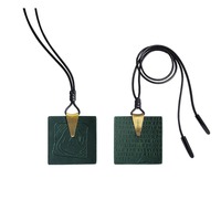Diffuseur de parfum de luxe longue durée en cuir avec logo personnalisé pour grille d'aération de voiture, vente en gros par lot