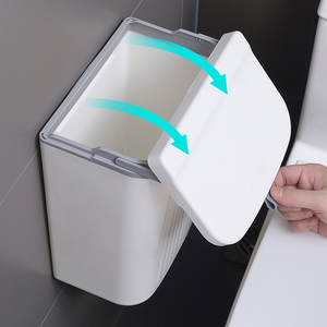 Bote de <span class=keywords><strong>basura</strong></span> de plástico para colgar en la <span class=keywords><strong>puerta</strong></span> del armario de cocina del hogar, papelera colgante creativa de gran capacidad con tapa - Product Image 3