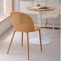 Chaises de jardin en plastique jaunes, style nordique moderne et simple, chaise empilable en plastique, chaise de salle à manger d'extérieur, résistante aux intempéries