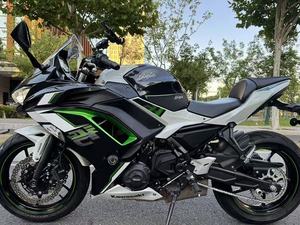<span class=keywords><strong>Kawasaki</strong></span> Ninja 650 - Motocicleta Deportiva de Turismo con Motor Bicilíndrico en Paralelo de 650 cc - Product Image 5