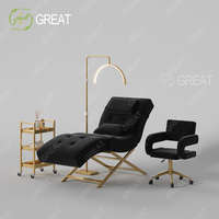 Lit de beauté moderne en tissu rouge pour salon, base dorée de luxe, mobilier de salon, lit cosmétique pour cils avec chariot