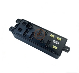 Boîte à fusibles YN24E00016F2 pour pièces d'excavatrice SK200-8 - Product Image 2
