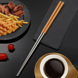 C002 A1 3 Baguettes de service en bois de hêtre pour friture, 40 cm, avec manche allongé en acier inoxydable, résistantes aux hautes températures, pour servir les nouilles - Product Image 1