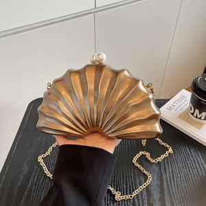 กระเป๋าคลัทช์ทรงเปลือกหอยโลหะสำหรับงานกลางคืน - Product Image 3