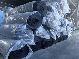 לוח בידוד תרמי קיר עשוי גומי ספוג שחור עמיד בטמפרטורות גבוהות, בעל יכולת ספיגת רעשים - Product Image 5