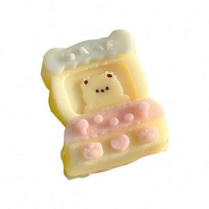 Divertido Juguete Antiestrés de Consola de Juegos KT, Suave, Pegajoso, de Rebote Lento, para Apretar, Colgante, Lindo - Product Image 3