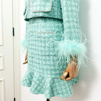 Nouvelle Collection 2026 : Ensemble Deux Pièces Femme – Veste en Tweed Ornée de Strass, Perles et Paillettes, Manches Longues à Plumes et Mini-Jupe – Tenue OOTD