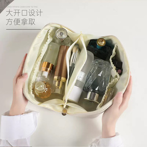 Rose Of No Mans Land Toiletry Bag Large Capacity Portable Makeup Storage Bag For Travel And Dormitory Use - Product Image 2