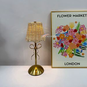 Nueva Lámpara de Mesa Ambiental Recargable con Diseño Creativo de Mariposa de Ratán, para Dormitorio, Mesita de Noche, Decoración de Bar, USB, Escritorio - Product Image 4