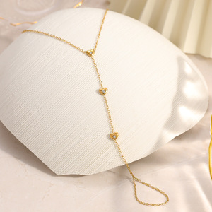 Cadena corporal de acero inoxidable con forma de corazón, chapada en oro de 18k con engaste de diamantes para uso diario. - Product Image 2