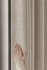 Cortinas de Chenilla Jacquard en Tono Beige Cálido para Dormitorio, Sala de Estar de Lujo, Aislamiento Térmico, Diseño Floral en Forma de Ola - Product Image 3